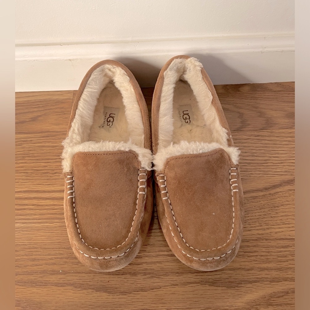 UGG AUSTRALIA Ansley Slipper/Moccasin WOMENS SIZE 7 *EXCELLENT CONDITION*